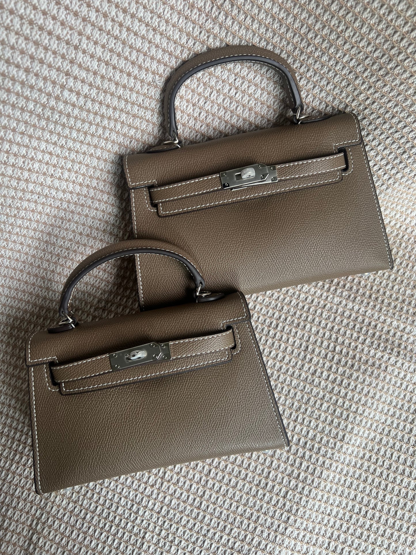 Kelly bag-High quality leather taupe 19/22cm