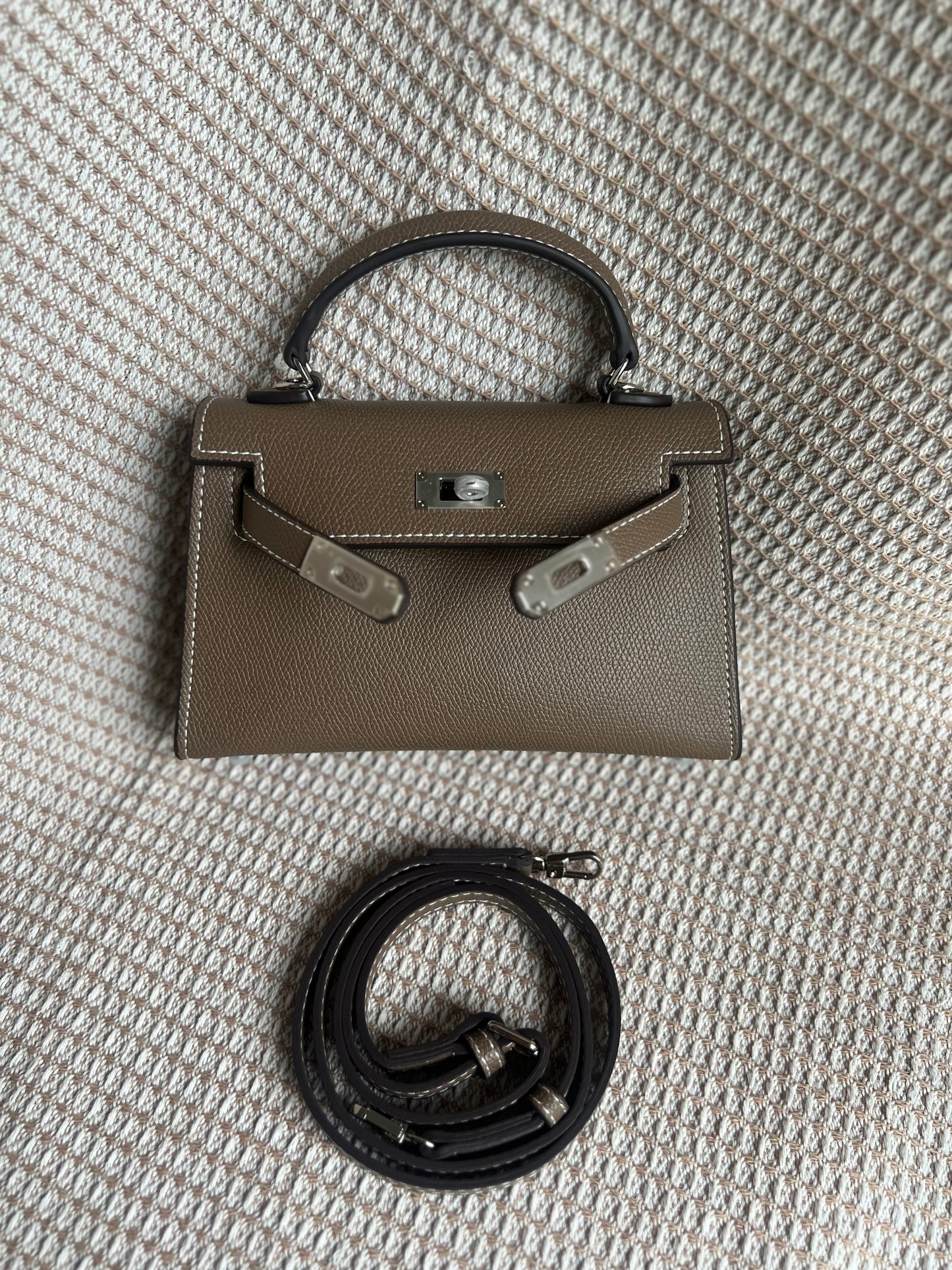 Kelly bag-High quality leather taupe 19/22cm