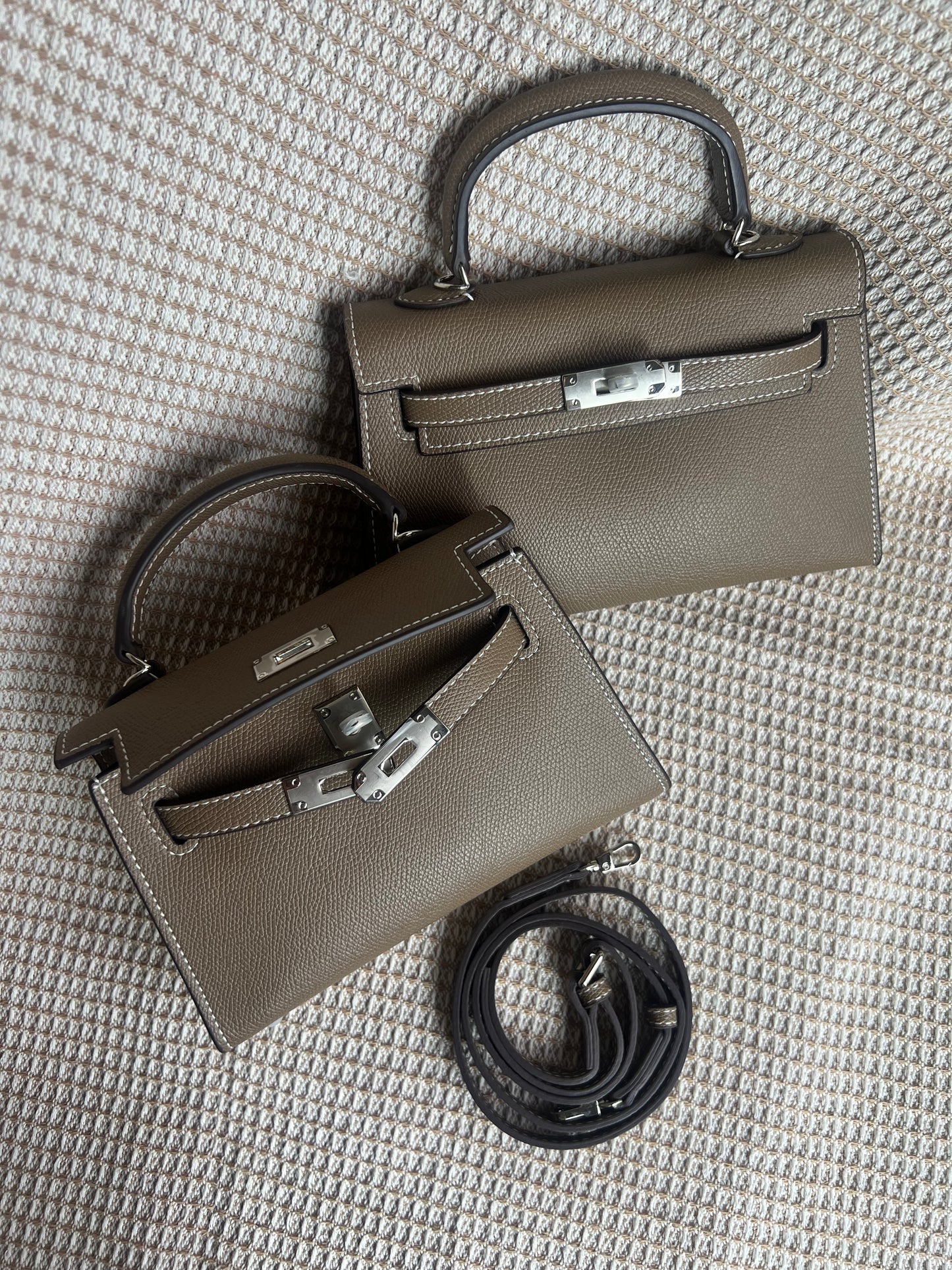 Kelly bag-High quality leather taupe 19/22cm