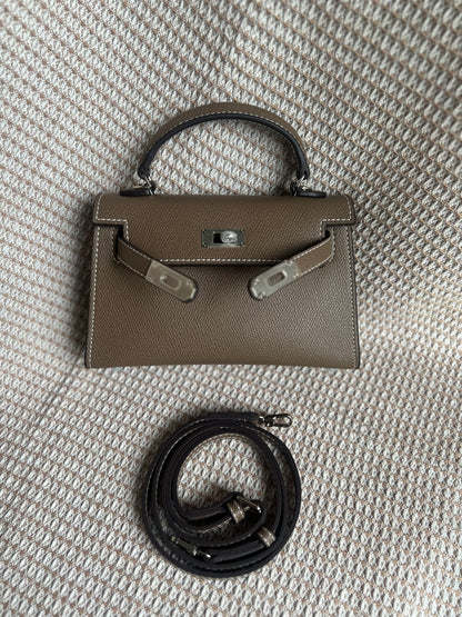 Kelly bag-High quality leather taupe 19/22cm